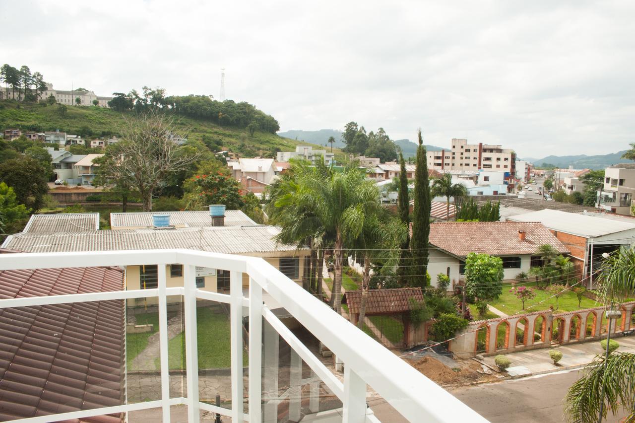 Pousada Pouso Ideal Hotel Salvador do Sul Exterior photo